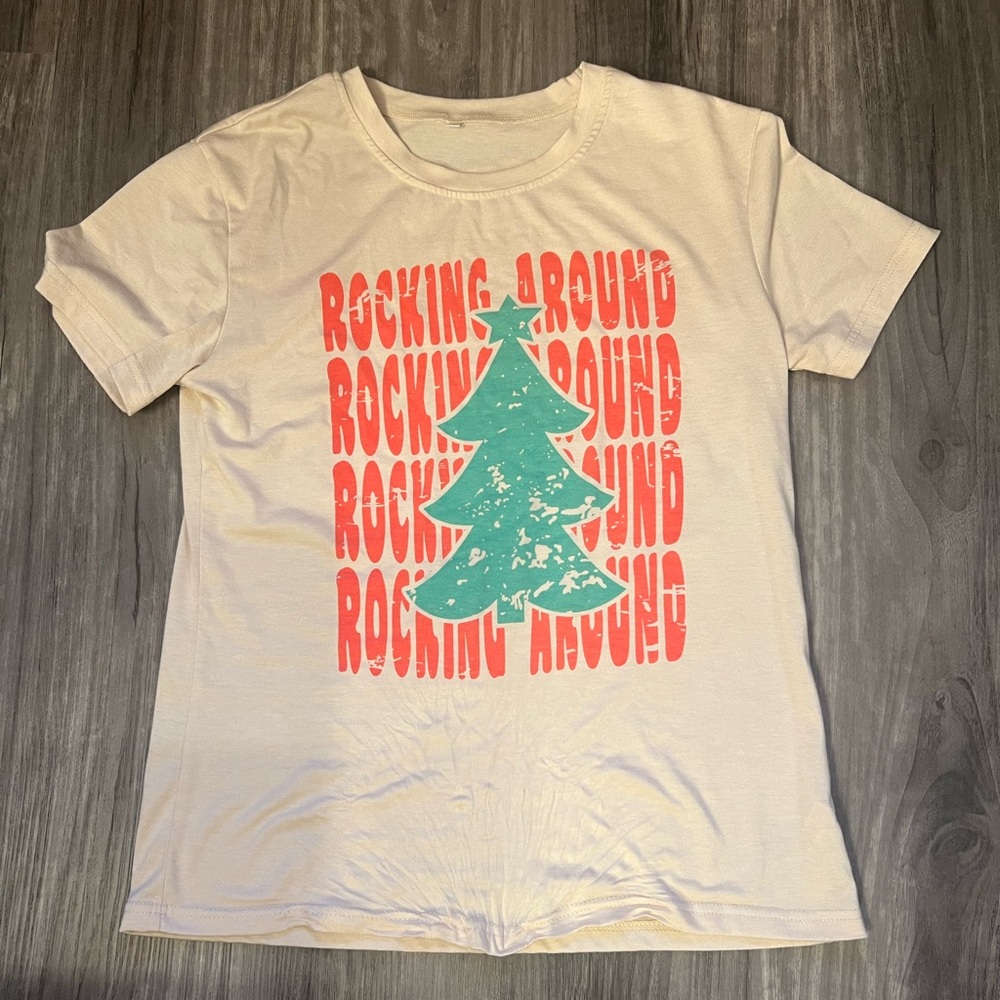 ‼️6/$12‼️ Women’s Christmas tee shirt